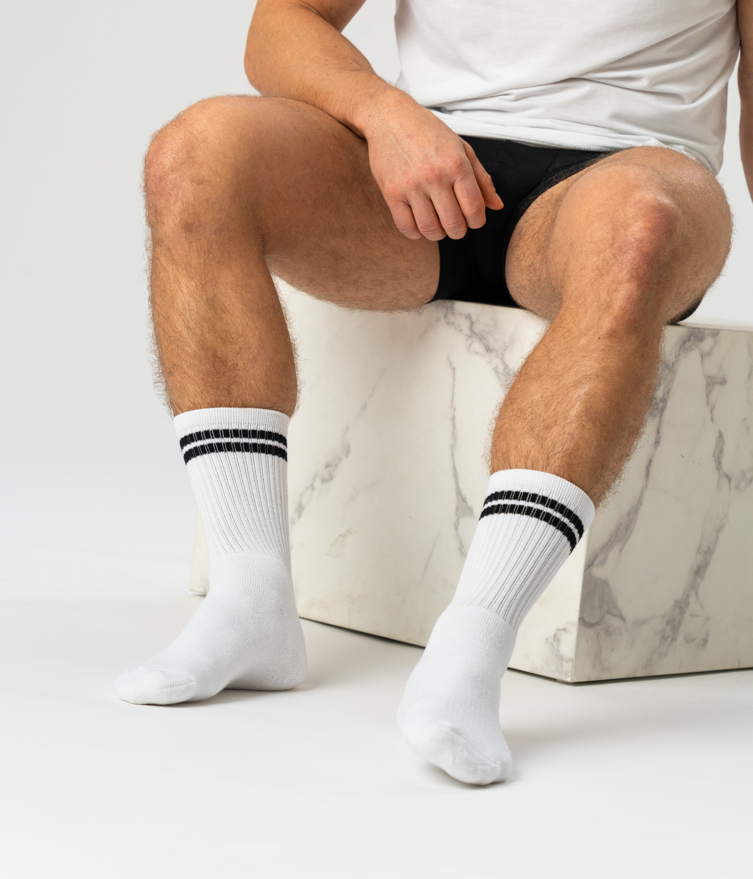6 Par Bambus Tennissokker - Hvide med sorte striber/Navy med hvide striber