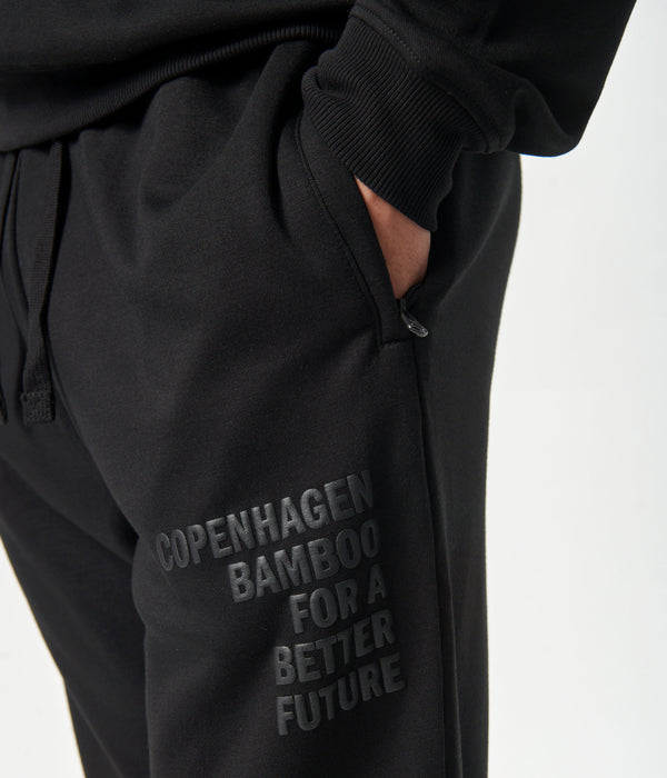 Sort bambus joggingsæt med logo